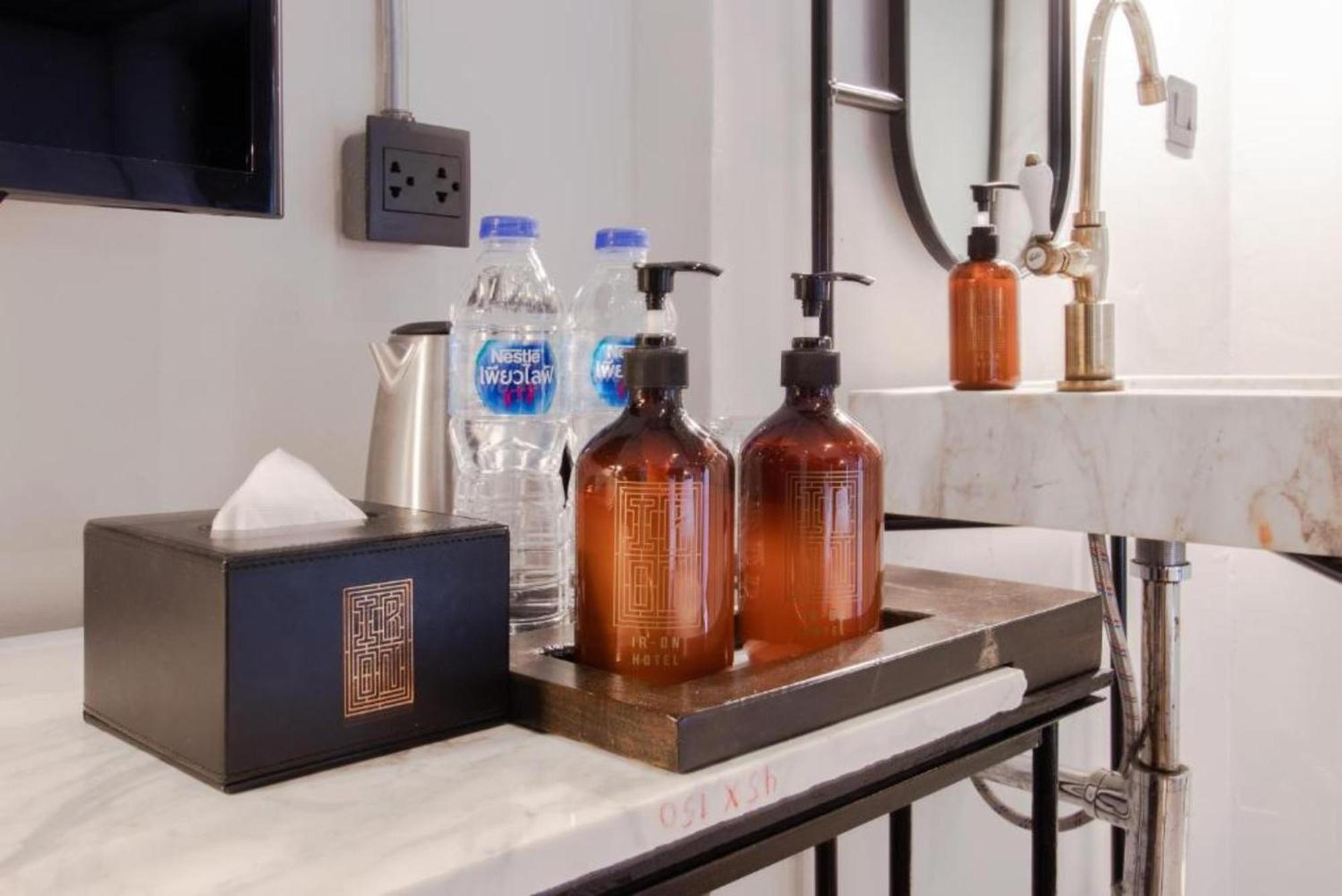 Ir-On Hotel Bangkok Rum bild