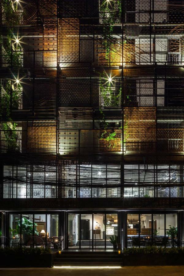Ir-On Hotel Bangkok Exteriör bild